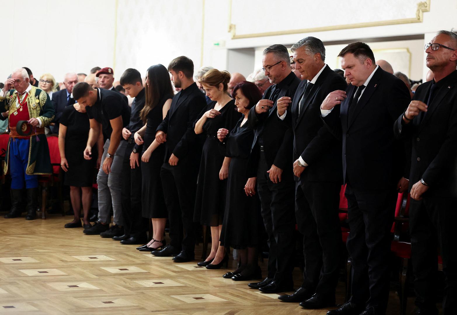 Na početku skupa okupljenima se obratio umirovljeni general-pukovnik Branko Krga.