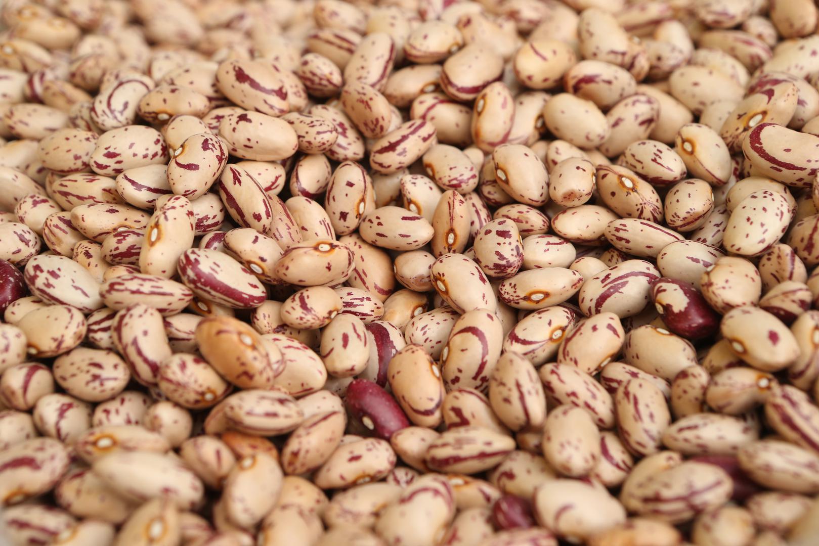 2. Grah je odličan za vaše srce i pun je hranjivih sastojaka, a ktome je još i jeftin. Šalica graha sadrži gotovo pola preporučene dnevne količine vlakana.