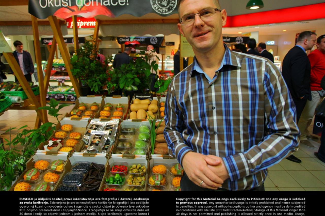 '06.06.2013., Zagreb - U trgovini Mercator na Vukovarskoj aveniji  otvoren je sajam voca i povrca domacih proizvodjaca. Photo: Tomislav Miletic/PIXSELL'