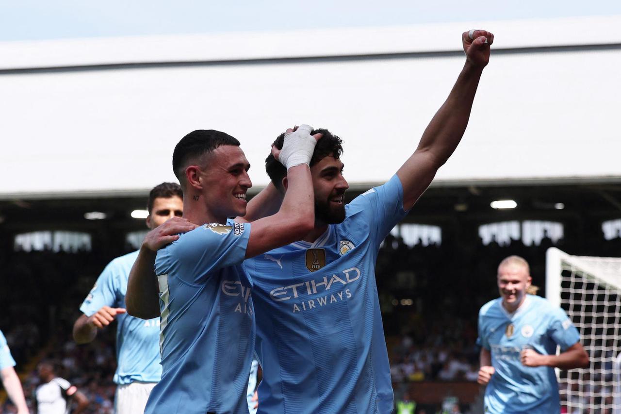 Premier League -  Fulham v Manchester City