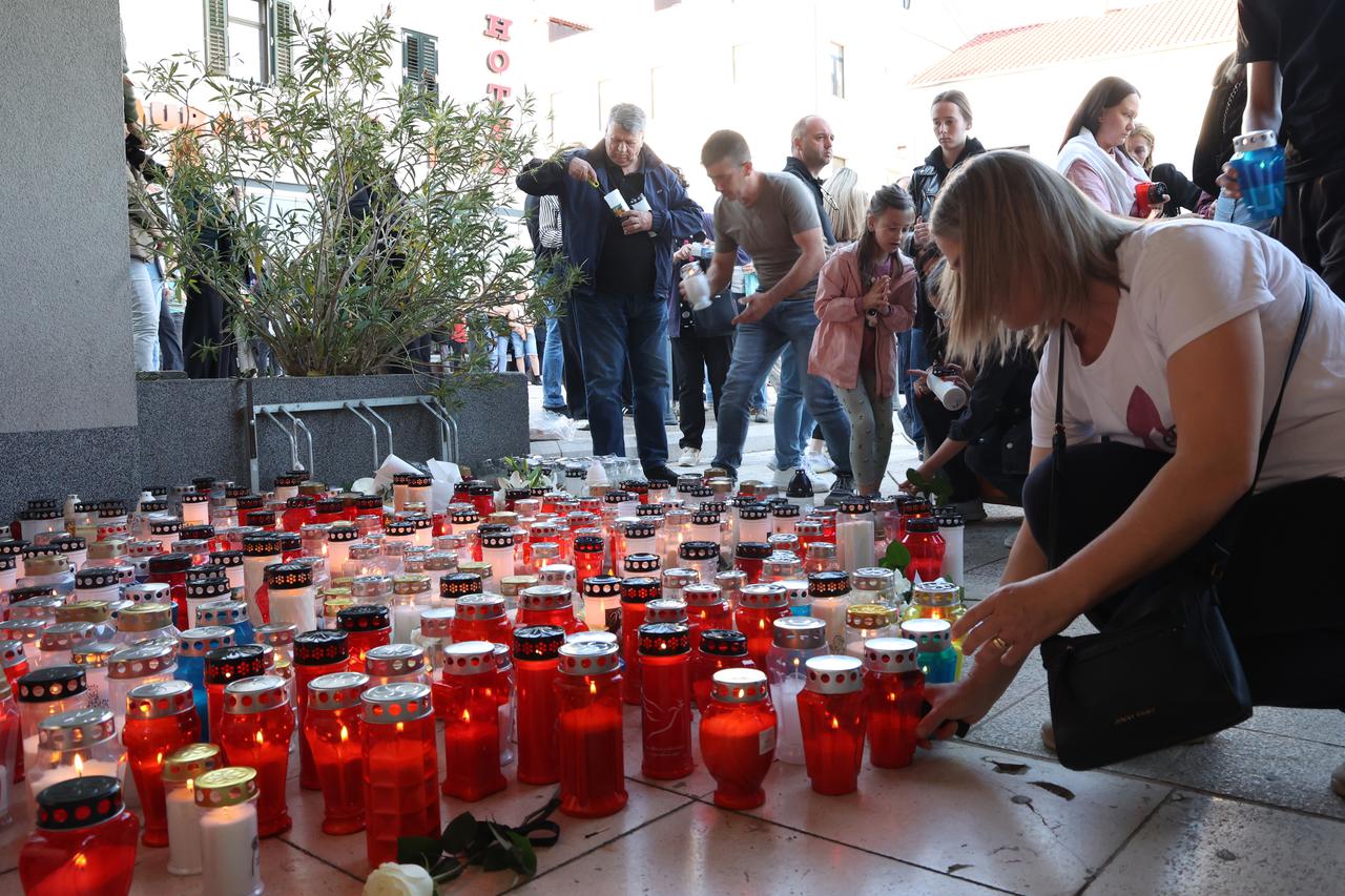 Zbog brutalnog ubojstva Luke Milovca, 19-godisnjeg maturanta, Drnisani su se mirno okupili i prosvjedovali