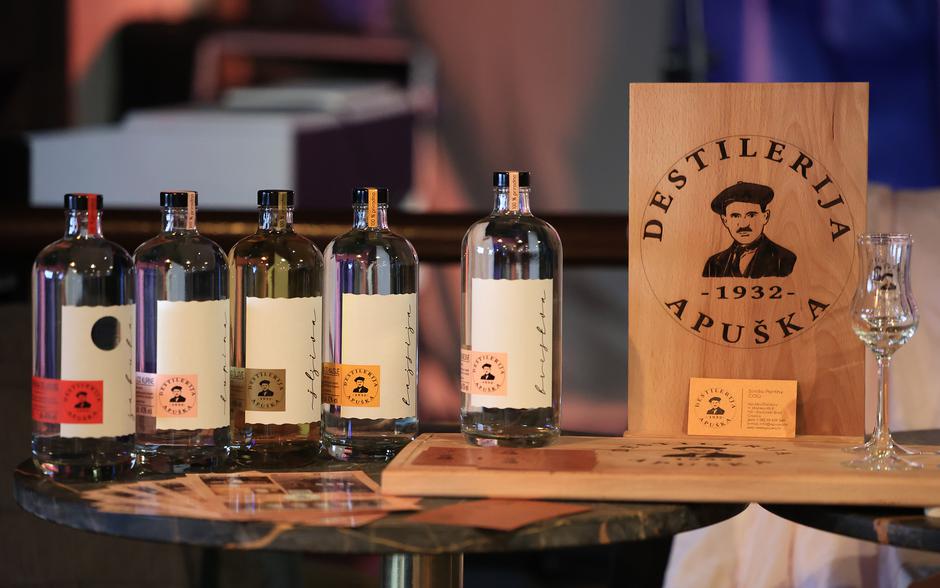 Zagreb: Restoran i kafić Pri Nami