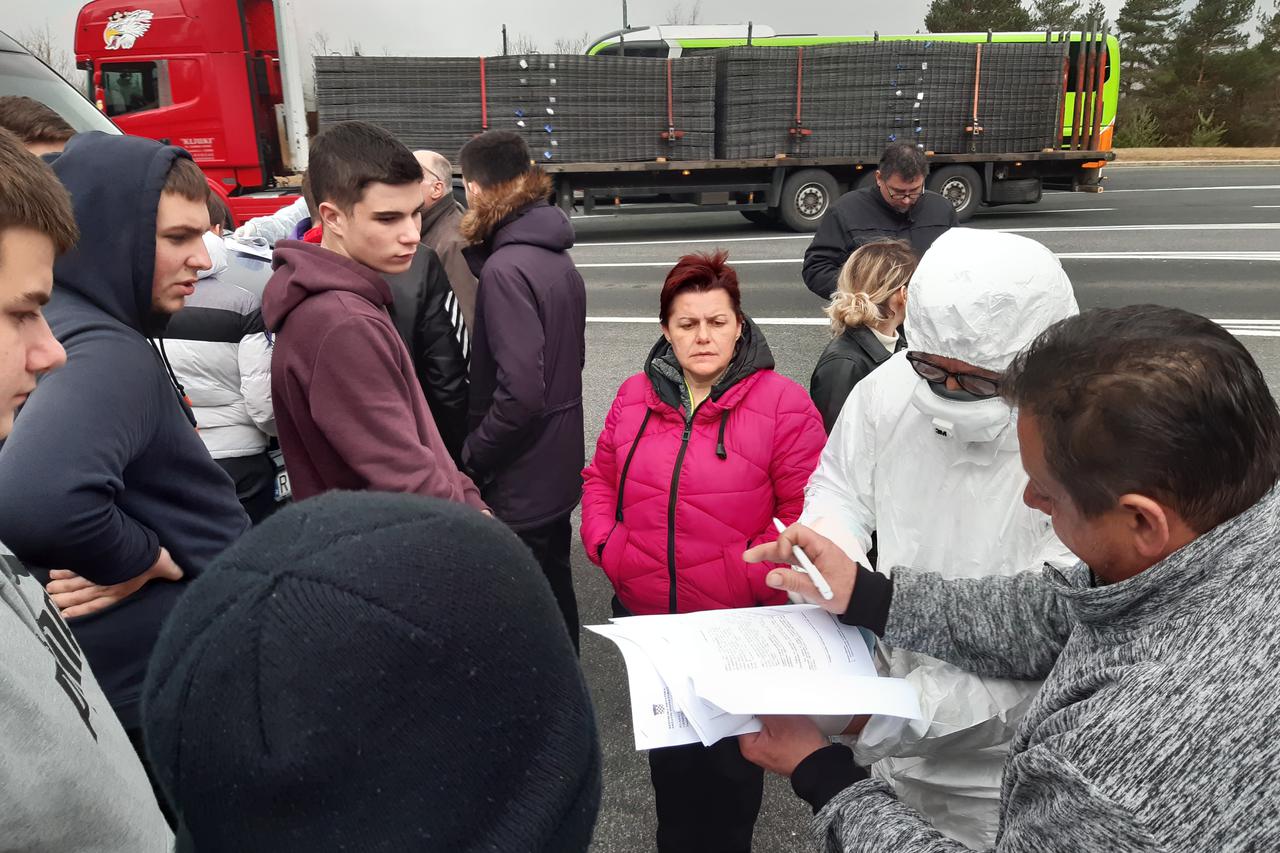 Ogorčeni roditelji s Pasjaka: 'Ispunili smo 21 obrazac zbog koronavirusa, a nitko nas nije pregledao'