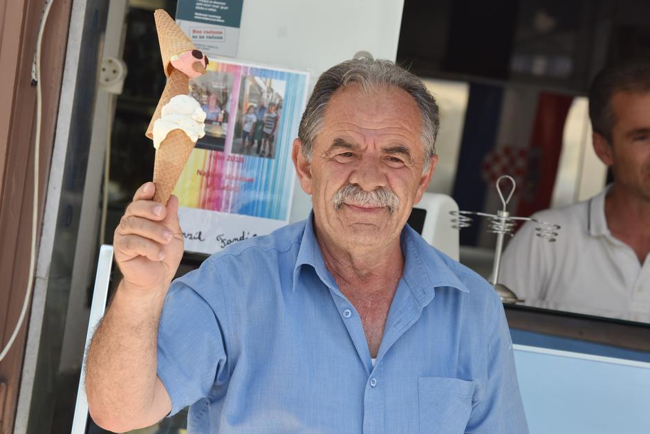 Primošten: Reportaža s vlasnicima restorana i sezonskim radnicima