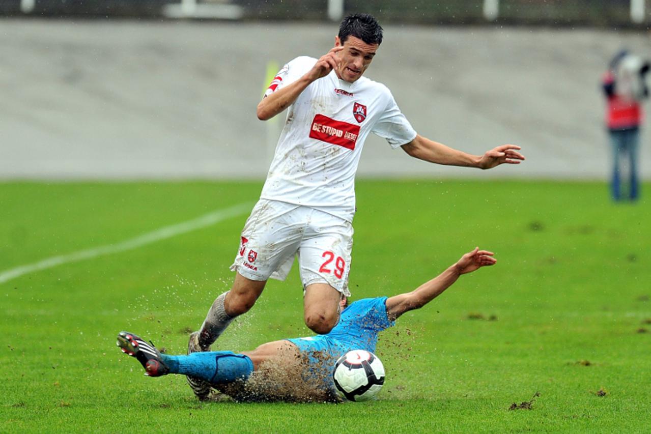 '26.09.2010., Stadion Kranjceviceva, Zagreb - Nogometna utakmica 9. kola 1. HNL izmedju NK Zagreb i HNK Rijeka. Ivan Krstanovic i Damir Kreilach.  Photo: Goran Stanzl/PIXSELL'