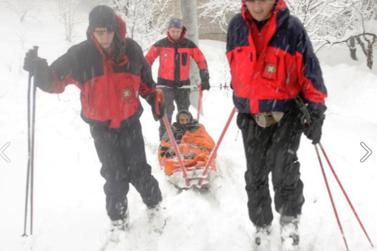 hgss,ogulin,spasavanje,snijeg (1)