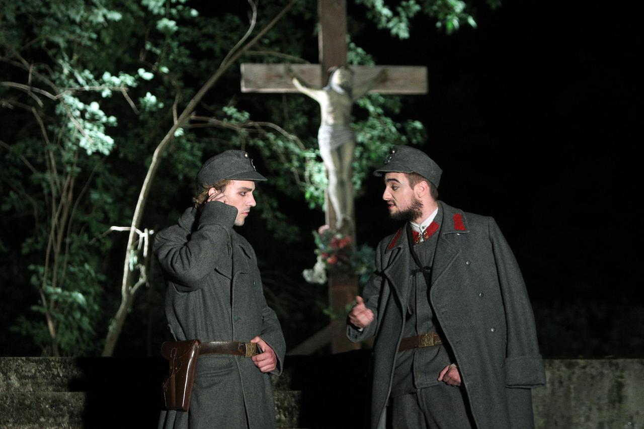 Iz predstave "U logoru" Miroslava Krleže 