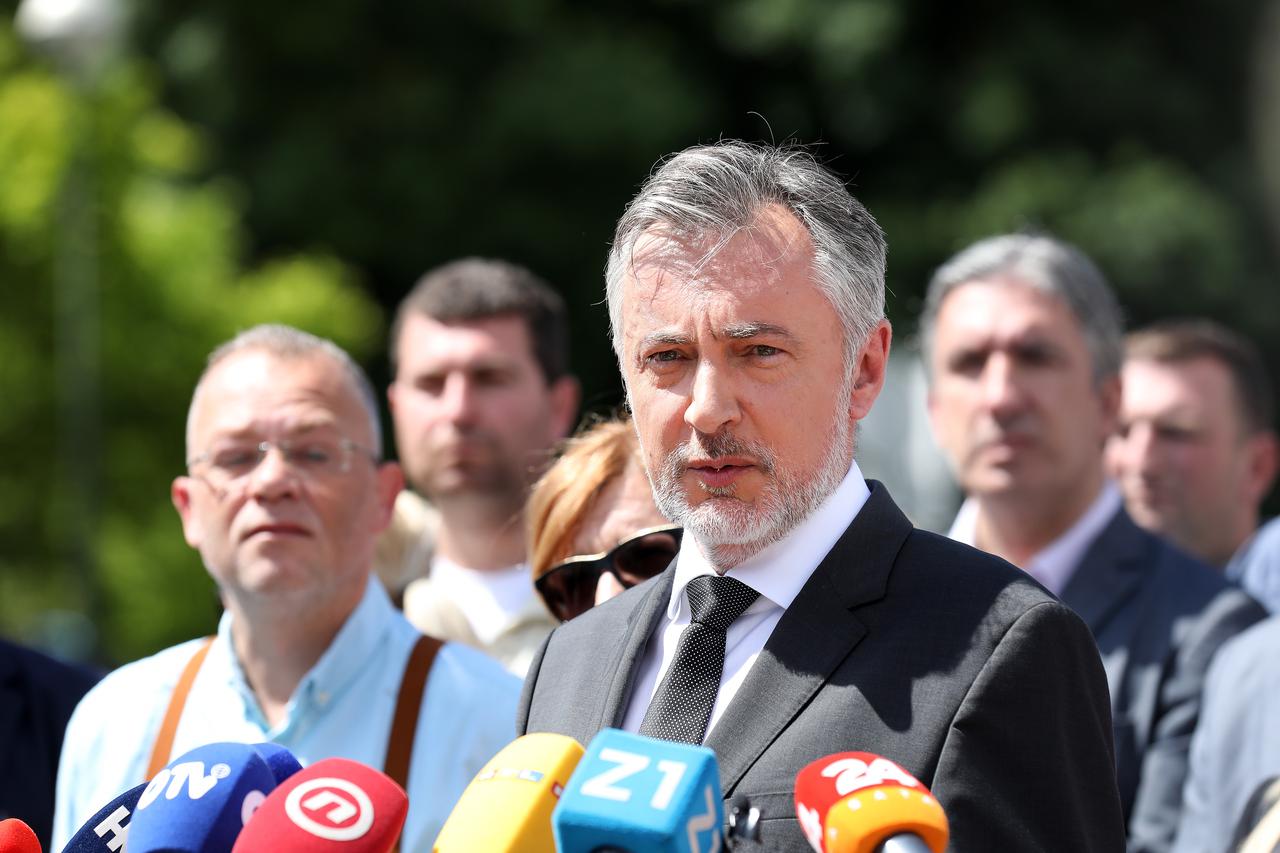 Zagreb: Miroslav Škoro održao završnu konferenciju za medije prije izborne šutnje