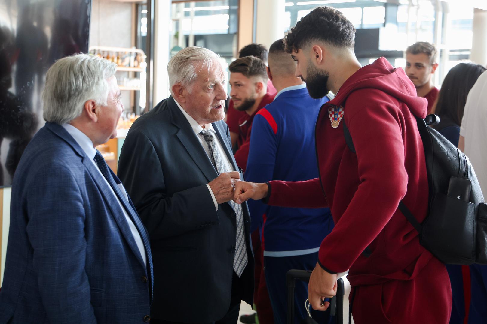 U obzir su uzete i zamjene s te utakmice. 24-godišnji Joško Gvardiol visok je 185 centimetara,