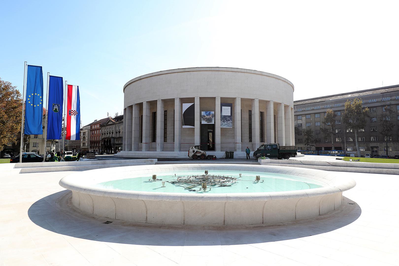 Ovih dana opet se digla prašina oko završetka radova na preuređenju Doma Hrvatskog društva likovnih umjetnika, popularne "džamije". 