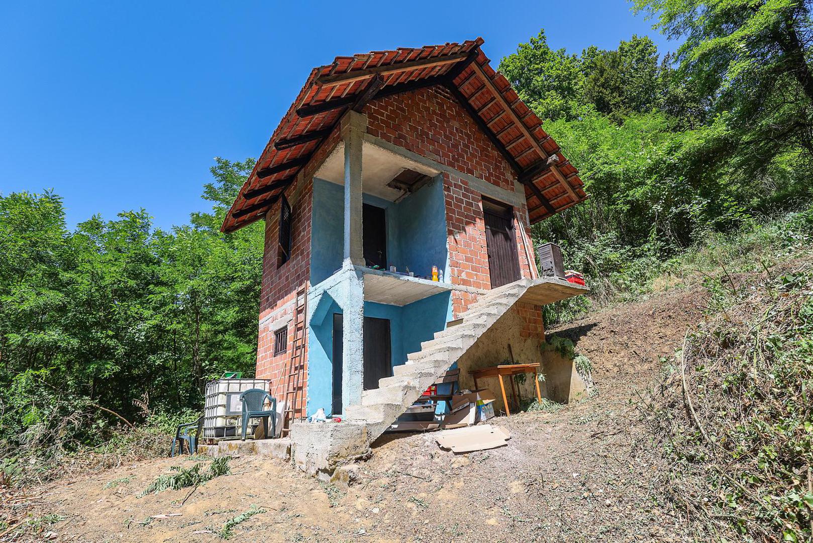 Dodajmo da je njegovu renovaciju pratio velik broj ljudi te s njime slavilo napredak, a mnogi mladi došli su mu i pomoći nakon što su vidjeli da mu je pomoć potrebna.