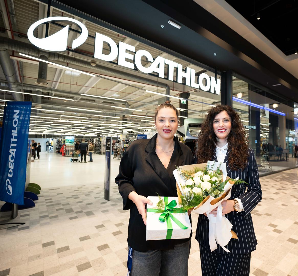 Maja Medunović, Centar Manager King Crossa (desno) i Ana Papak direktorica Decathlon trgovine u King Crossu (lijevo)