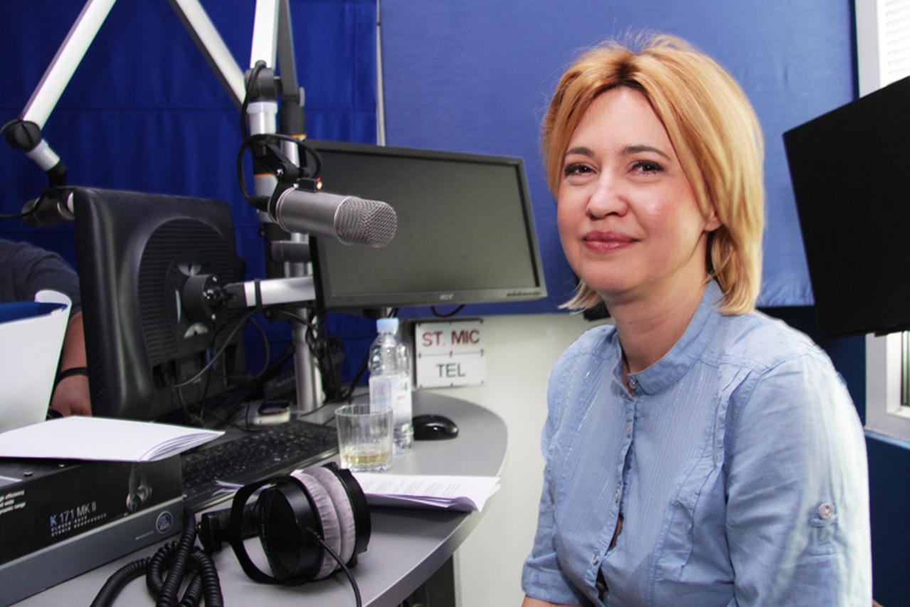 Ministrica Opačić na radiju (1)