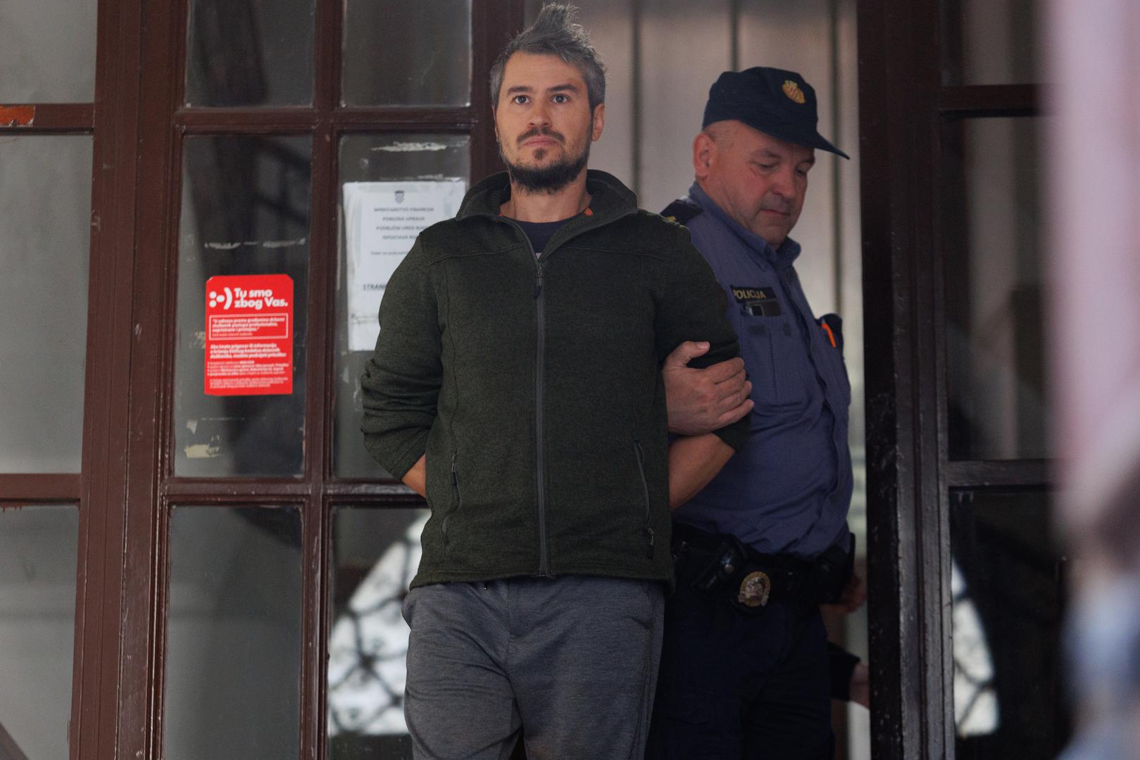 15.11.2023., Rijeka - Policija privodi Eugena Travalju, optuzenog za trgovanje kriptovalutama, tj. prevare stotina investitora koji su ukupno ulozili desetke milijuna eura.  Photo: Nel Pavletic/PIXSELL