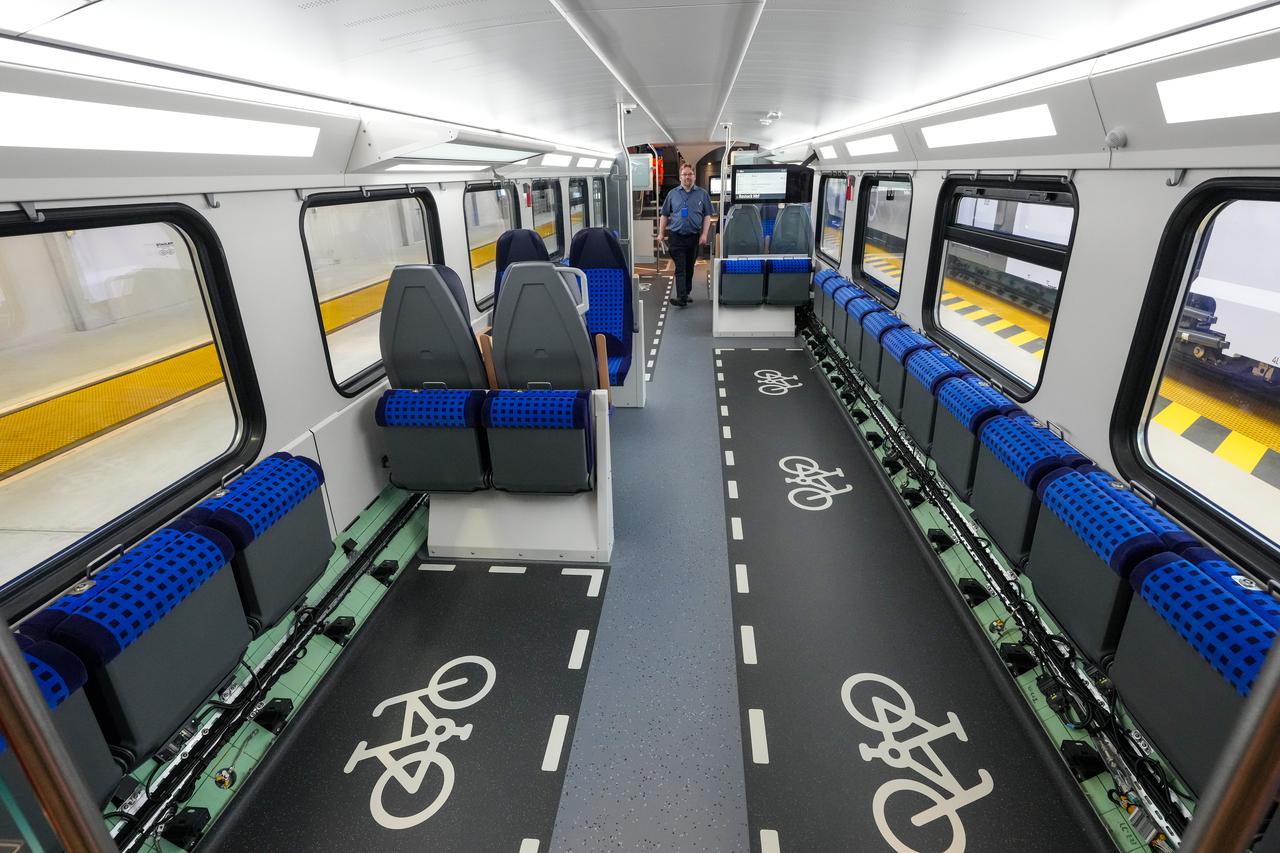 New Double-Deck Train Unveiled at Stadler