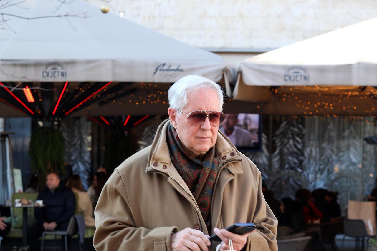 Zagreb: Josip Radeljak Dikan prošetao po Cvjetnom trgu