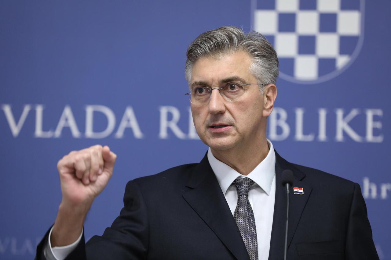 Zagreb: Premijer Andrej Plenković održao izvanrednu konferenciju za medije