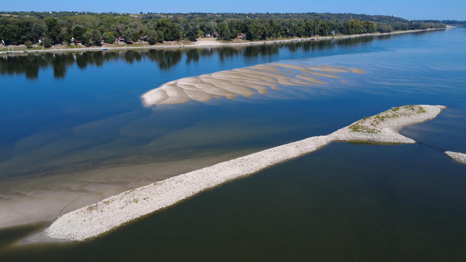 Prema podacima Republičkog hidrometeorološkog zavoda Srbije (RHMZ), vodostaj bi već početkom sljedećeg tjedna mogao pasti na rekordnih minus 147 centimetara.