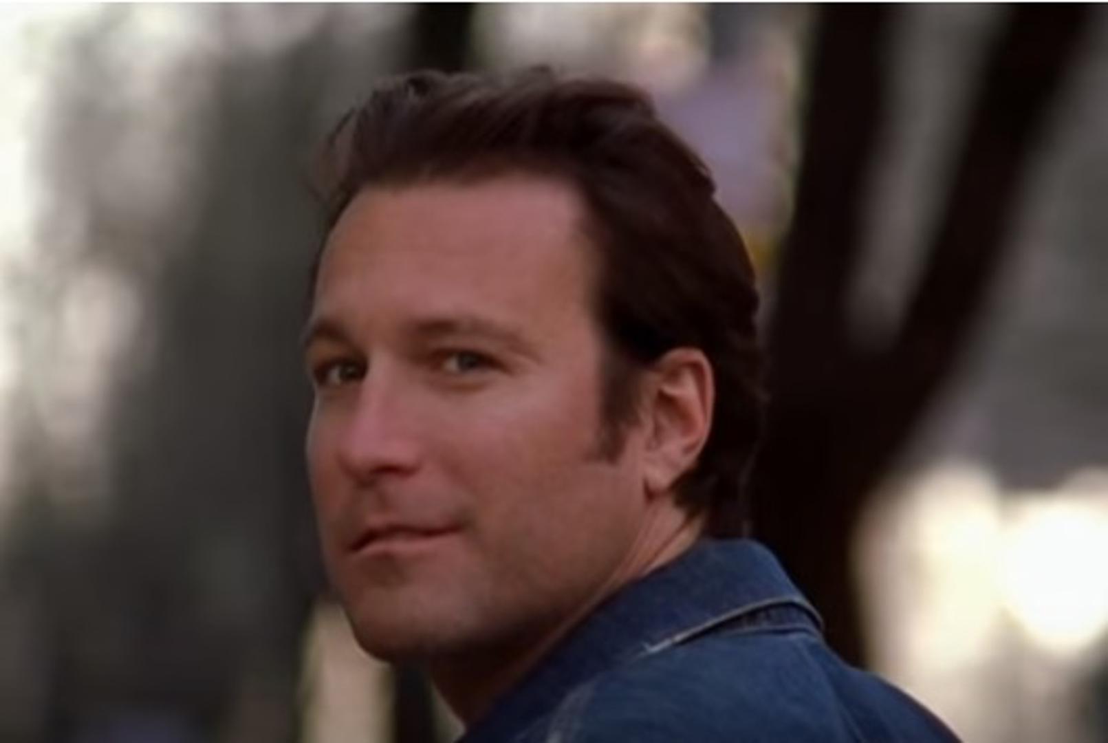 Šarmantni Aidan iz "Seks i grada" sada ima 56 i izgleda ovako