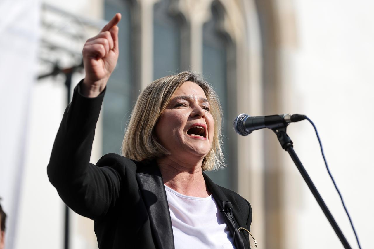 Zagreb: Govornici na prosvjedu "Dosta je! Idemo na izbore!"