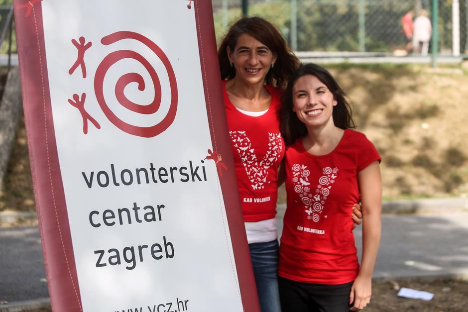 Zagreb: Volonteri uredili okoliš Osnovne škole Čučerje