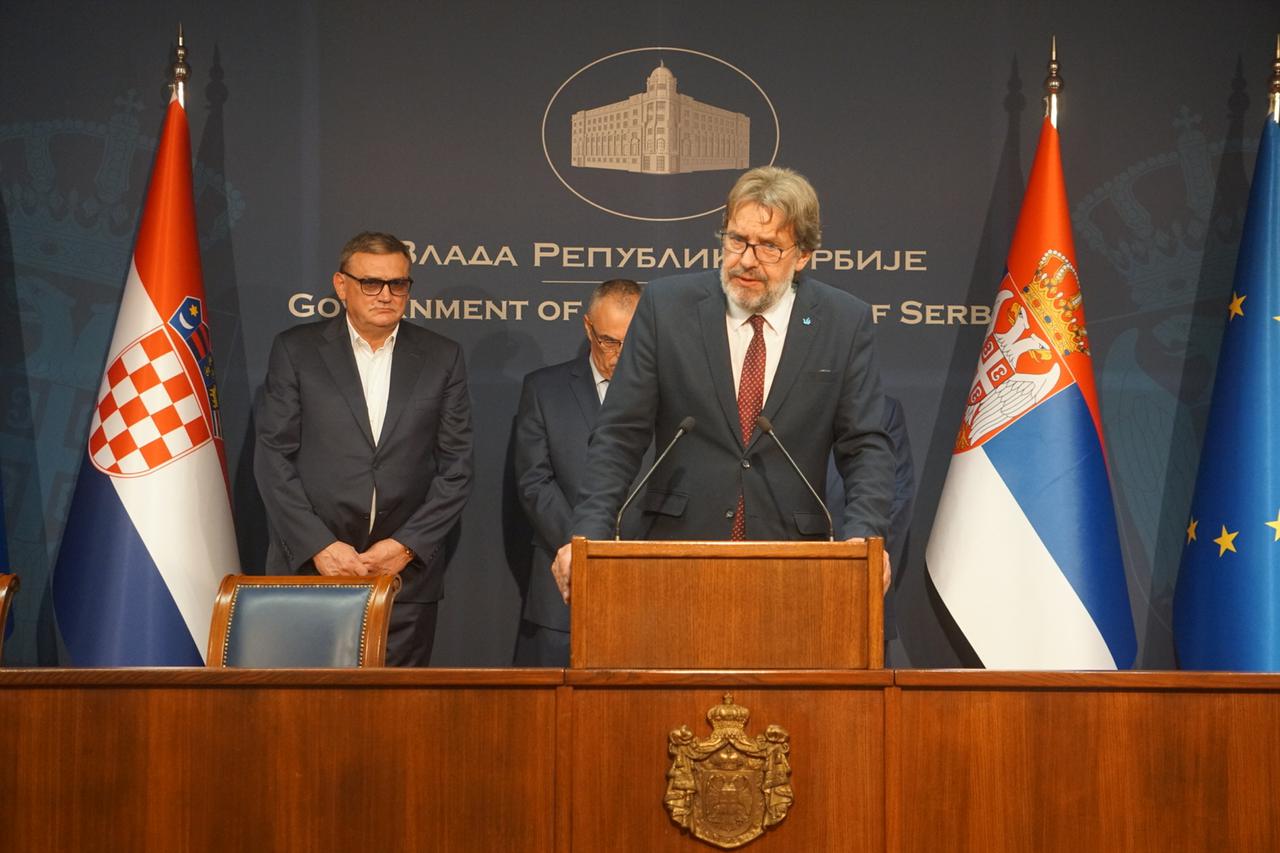 Beograd: Potpisivanje Memoranduma o poslovnoj suradnji između "Puteva Srbije" i "Hrvatskih autocesta", kojim ce biti omogućena integrirana naplata cestarine na autocestama kroz dvije zemlje
