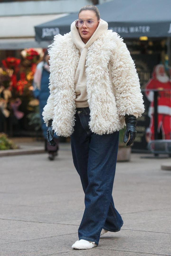 U šetnji je ulovljena i Ivana Mišković