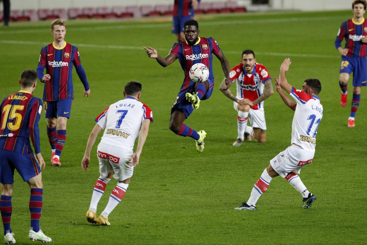 La Liga Santander - FC Barcelona v Alaves