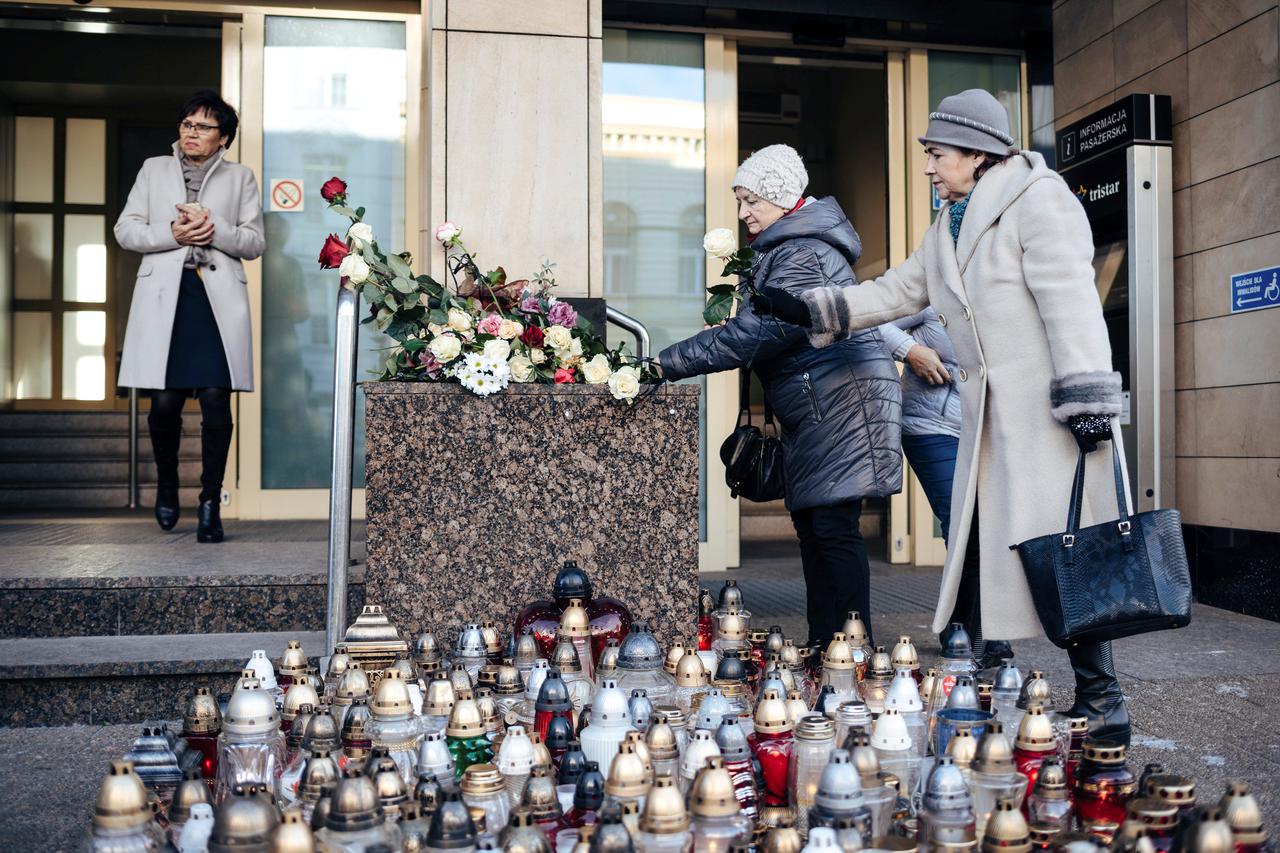 Poljska: Građani marširaju protiv nasilja nakon atentata na gradonačelnika Gdanska