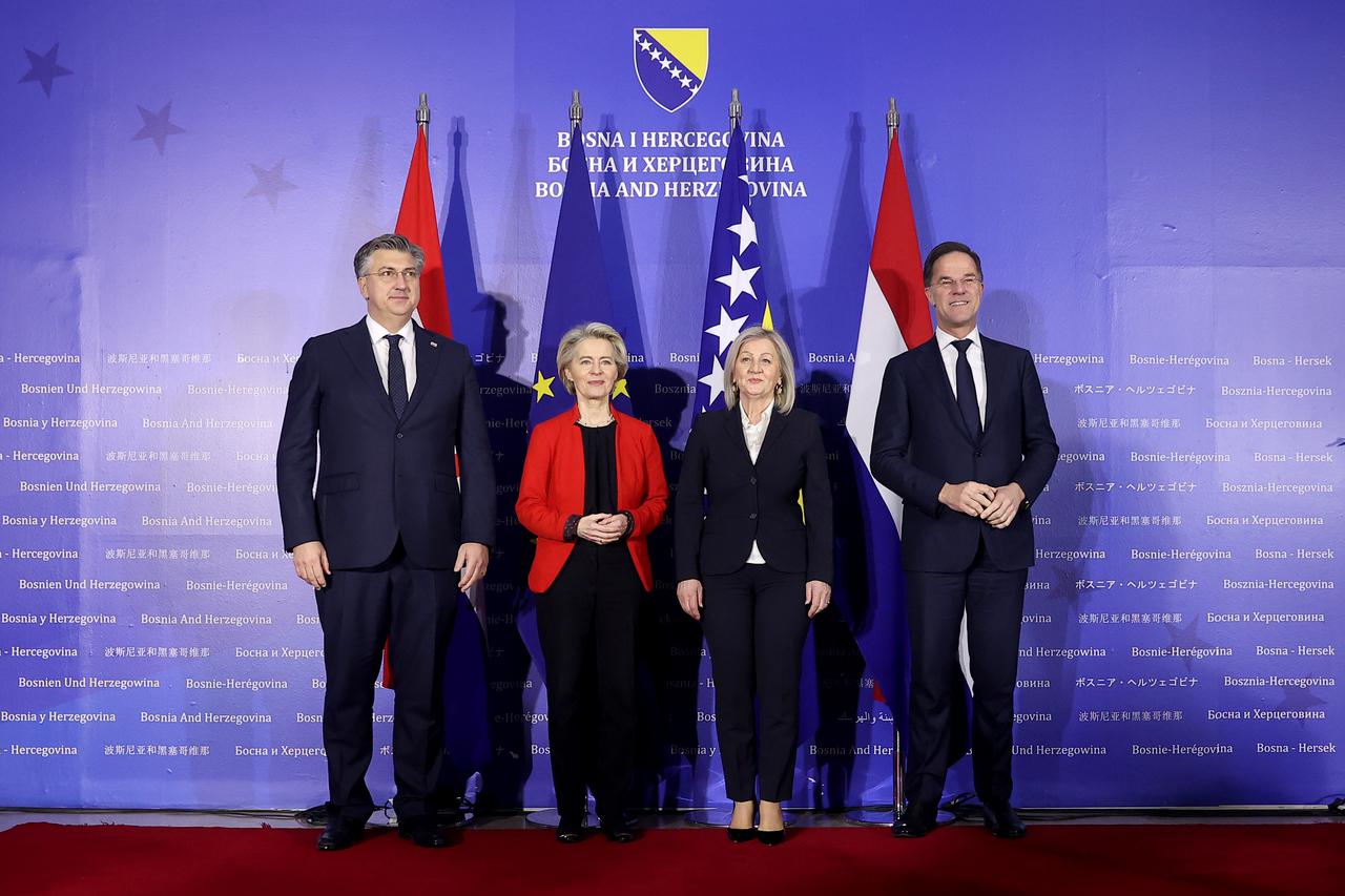 Sarajevo: Zajedničko fotografiranje Borjane Krišto, Ursule von der Leyen, Marka Ruttea i Andreja Plenkovića