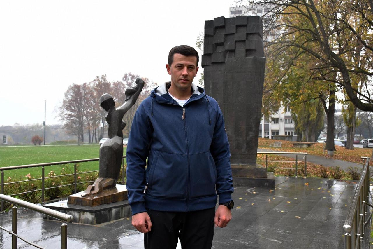 Slavonski Brod -  Istinita priča mladog hrvatskog policajca Krešimira Šimića prikazana je u novom spotu klape Sveti Mihovil.