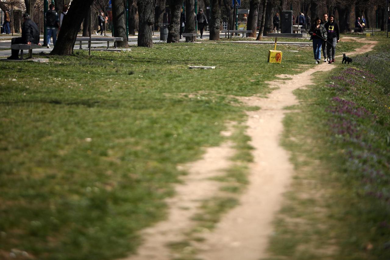 Sarajevo: Sunčan dan na Vilsonovom šetalištu