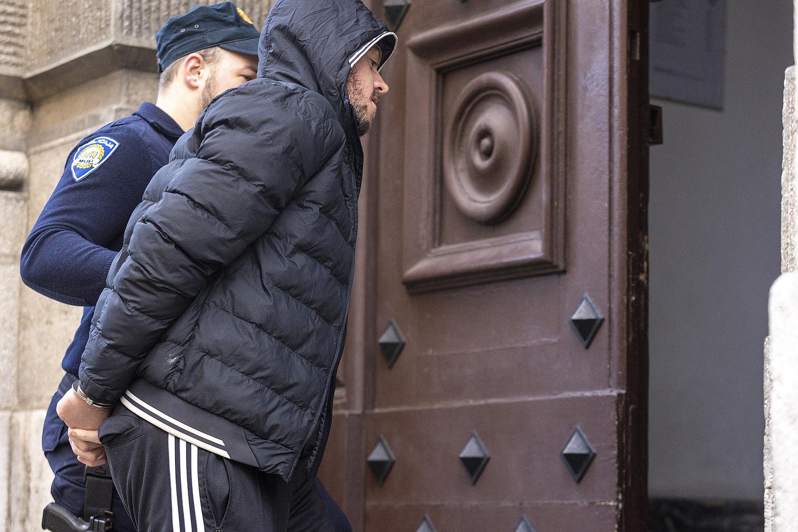 15.11.2023., Rijeka - Policija privodi Luku Burazera, optuzenog za trgovanje kriptovalutama, tj. prevare stotina investitora koji su ukupno ulozili desetke milijuna eura. Photo: Nel Pavletic/PIXSELL