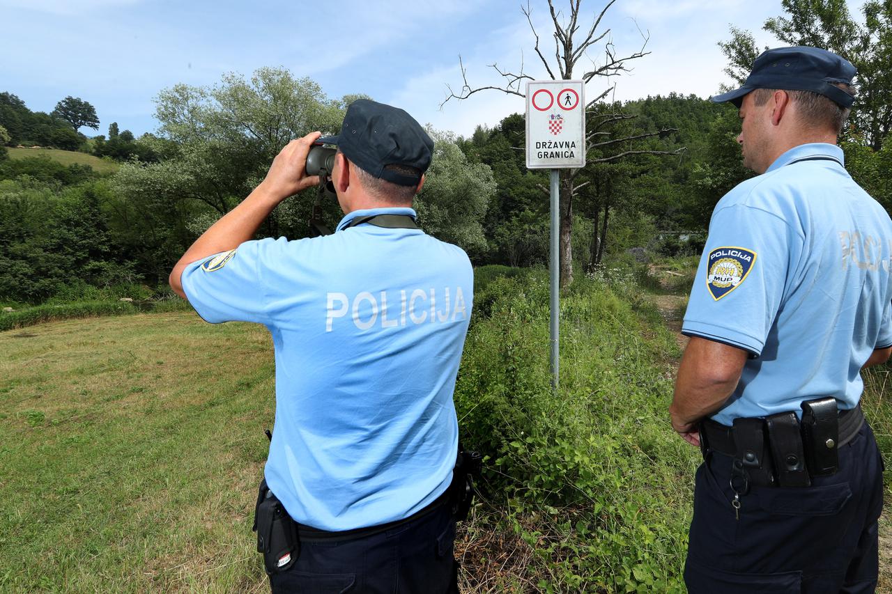 Granična policija RH u ophodnji državnom granicom u sprečavanju ulaska migranata iz BIH