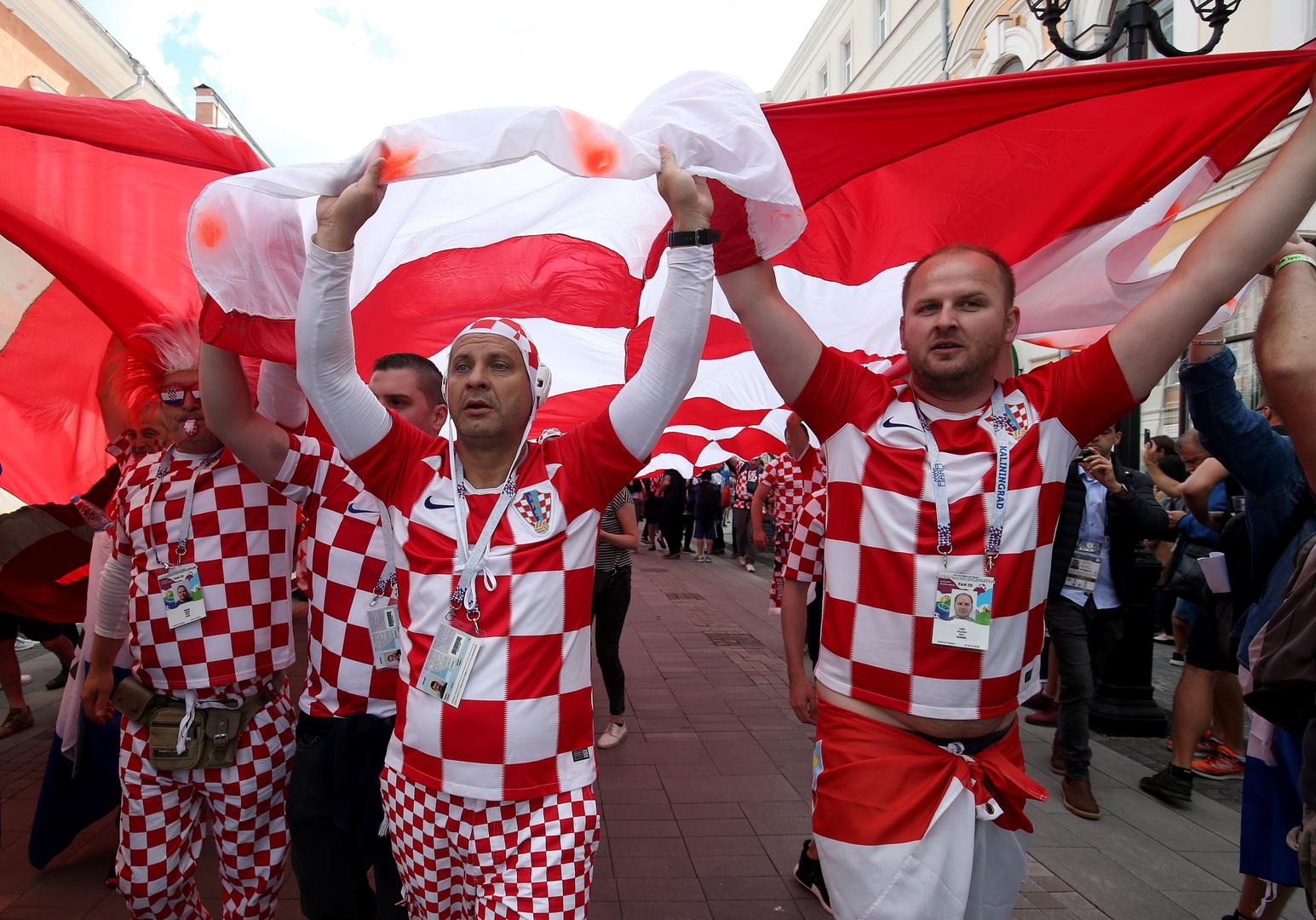 Donijeli su dio na kojem piše Croatia, a dečki su najavili kako će je ponovo zašiti za susret osmine finala