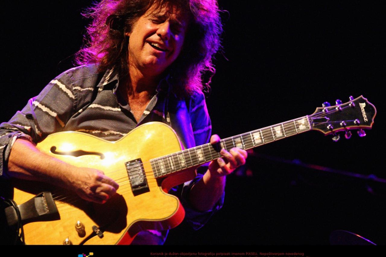 '11.11.2011., Zagreb,Kino SC -  7. VIP Zagreb Jazz Festival. Koncert Pat Metheny Trio Photo: Zeljko Hladika/PIXSELL'
