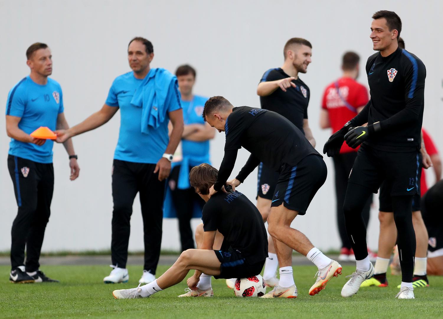 Tada je ovo ljetovalište na obalama Crnog mora pogodilo veliko nevrijeme te valovi viši od pet metara što je uzrokovalo totalnu blokadu grada. Uslijed nevremena došlo je do oštećenja električne infrastrukture pa je skoro pola grada bilo bez plina i električne energije.