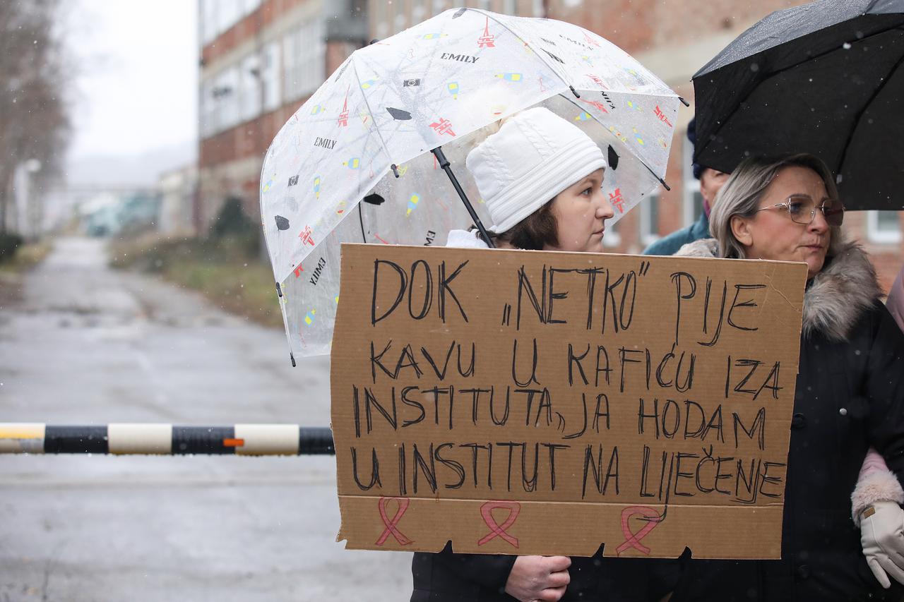 Poznanovac: Ispred tvornice INKOP održan mirni prosvjed zbog sporosti institucija u sanaciji opasnog i ostalog otpada