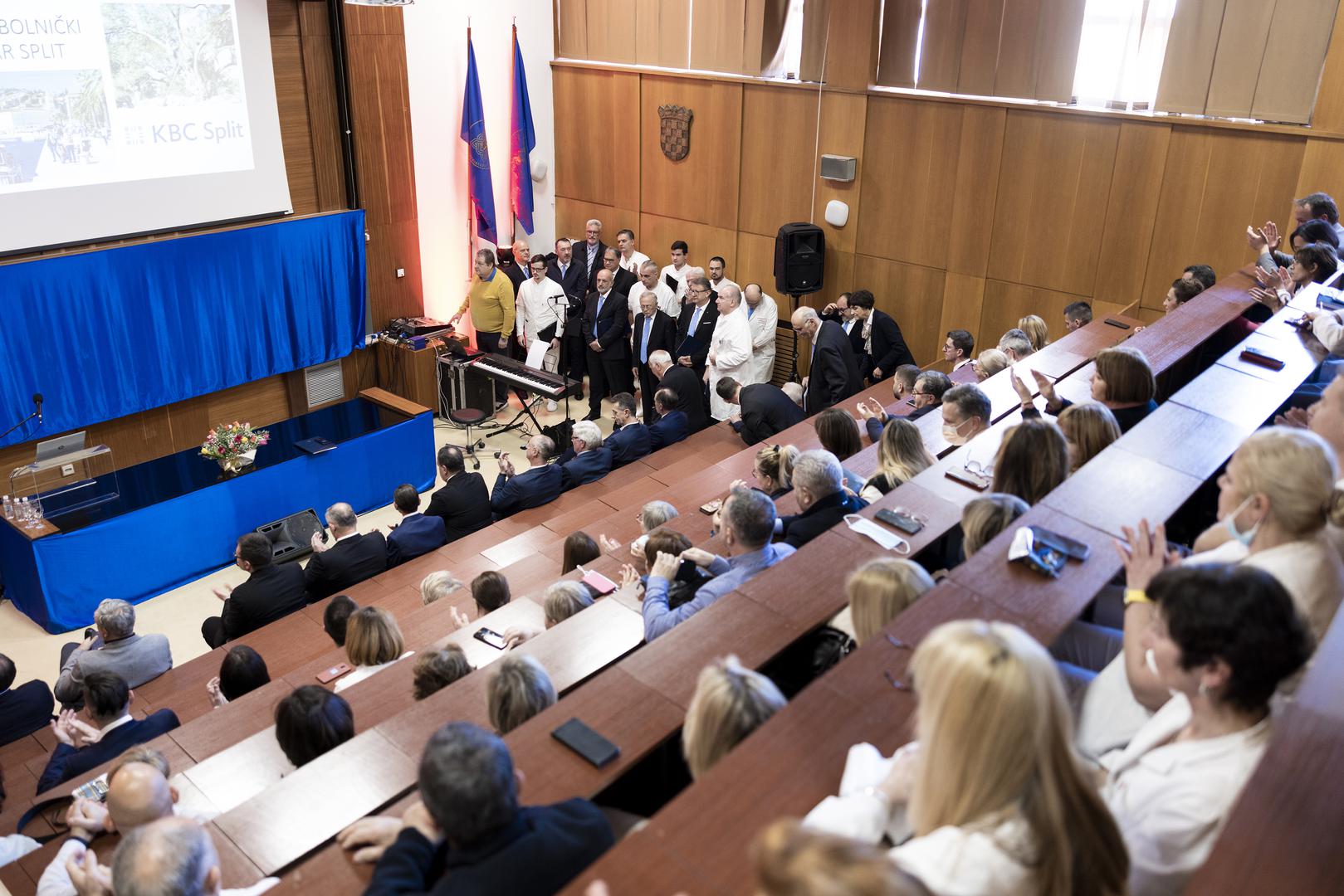 15.02.2023., Split - Obiljezavanje Dana Klinickog bolnickog centra Split zapocelo je obilaskom cetiriju uredaja kupljenih iz Nacionalnog plana otpornosti i oporavka, nakon cega je odrzana konferencija za medije na kojoj su za izjave bili dostupni ministar zdravstva Vili Beros i ravnatelj KBC-a Split Julije Meštrovic. Photo: Milan Sabic/PIXSELL