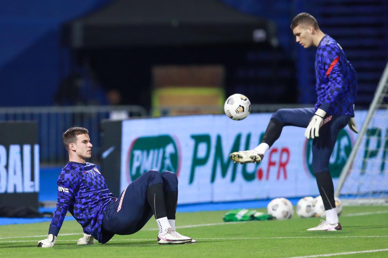 Zagrijavanje nogometaša Hrvatske i Francuske uoči početka utakmice