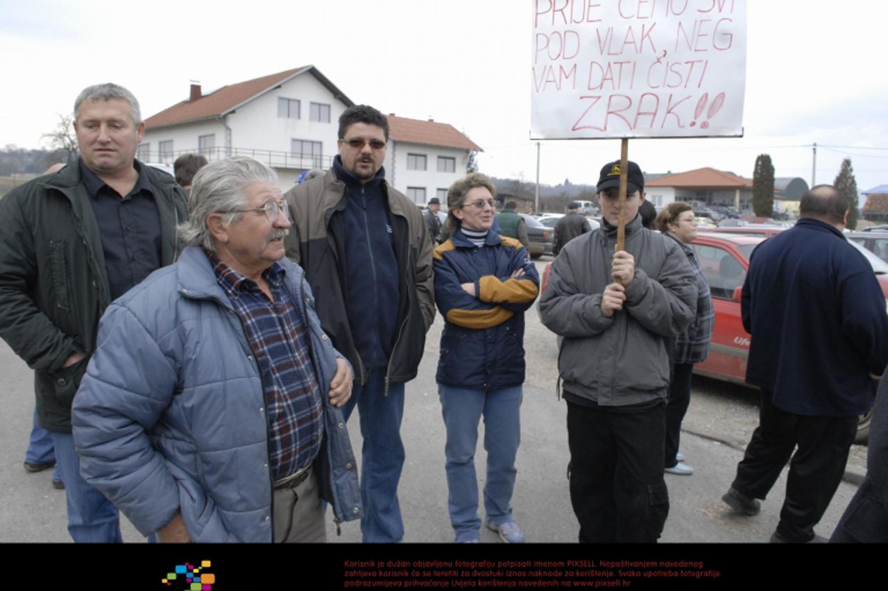 '07.02.2009.,Draganic - Mirni prosvjed mjestana protiv odlaganja opasnog otpada Photo Kristina Stedul Fabac/Vecernji list'