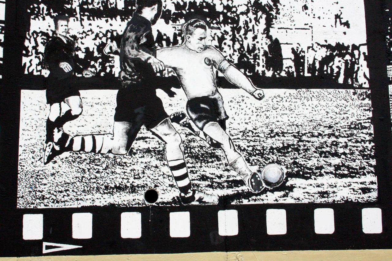 Split: Torcida naslikala veliki mural najboljih igra?a kroz generacije Hajduka