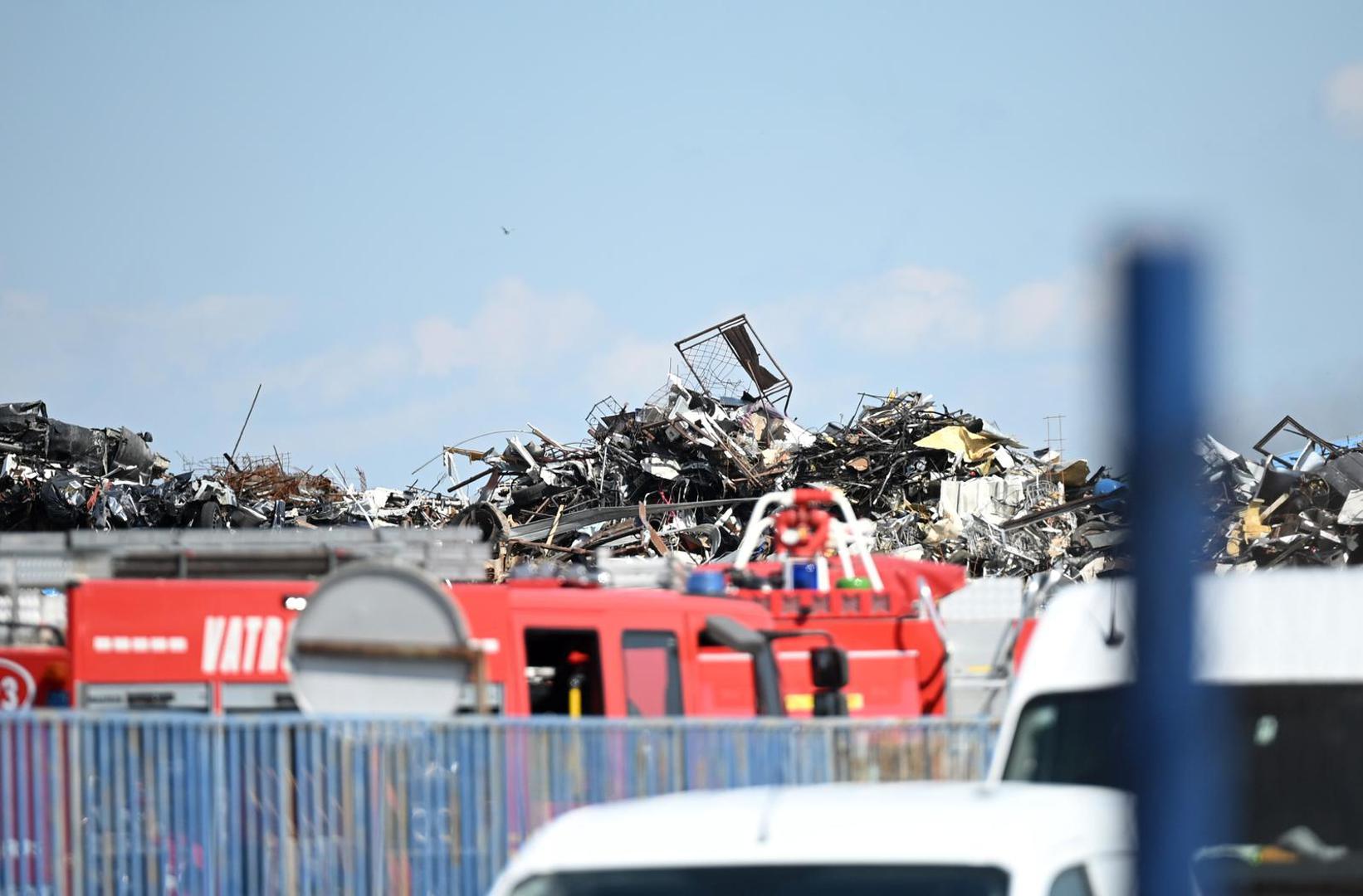 13.07.2026., Zagreb - Pozar je izbio u dvoristu tvrtke Cezar - Centar za reciklazu na Industrijskoj cesti u Sesvetama. Photo: Lucija Ocko/PIXSELL