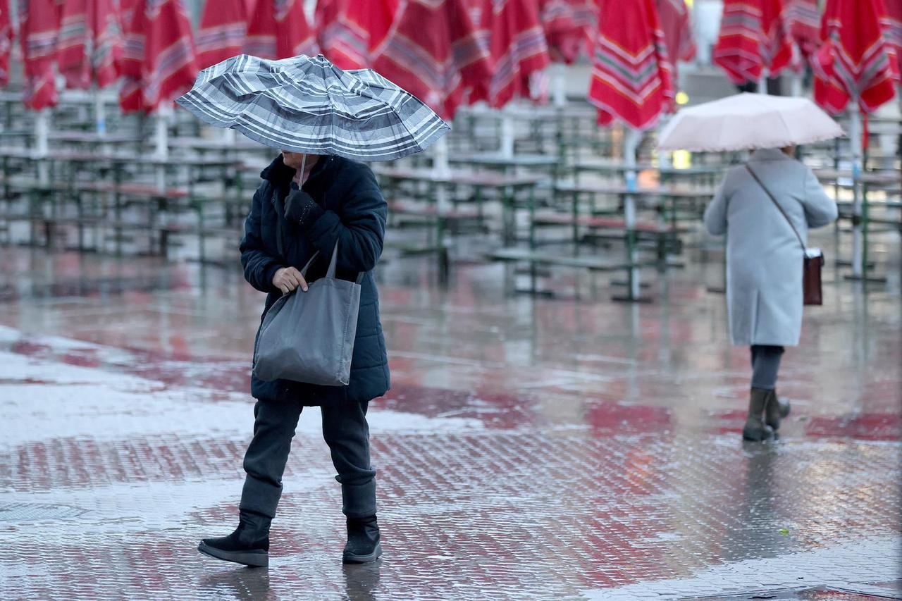 Zagreb: Danas pretežno oblačno s kišom koja će prelaziti u susnježicu i snijeg