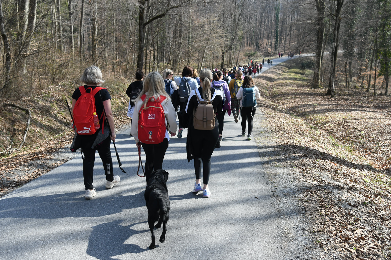 Na Međunarodni dan žena održana šetnja na Petrov vrh pod nazivom "Dame na vrhu"
