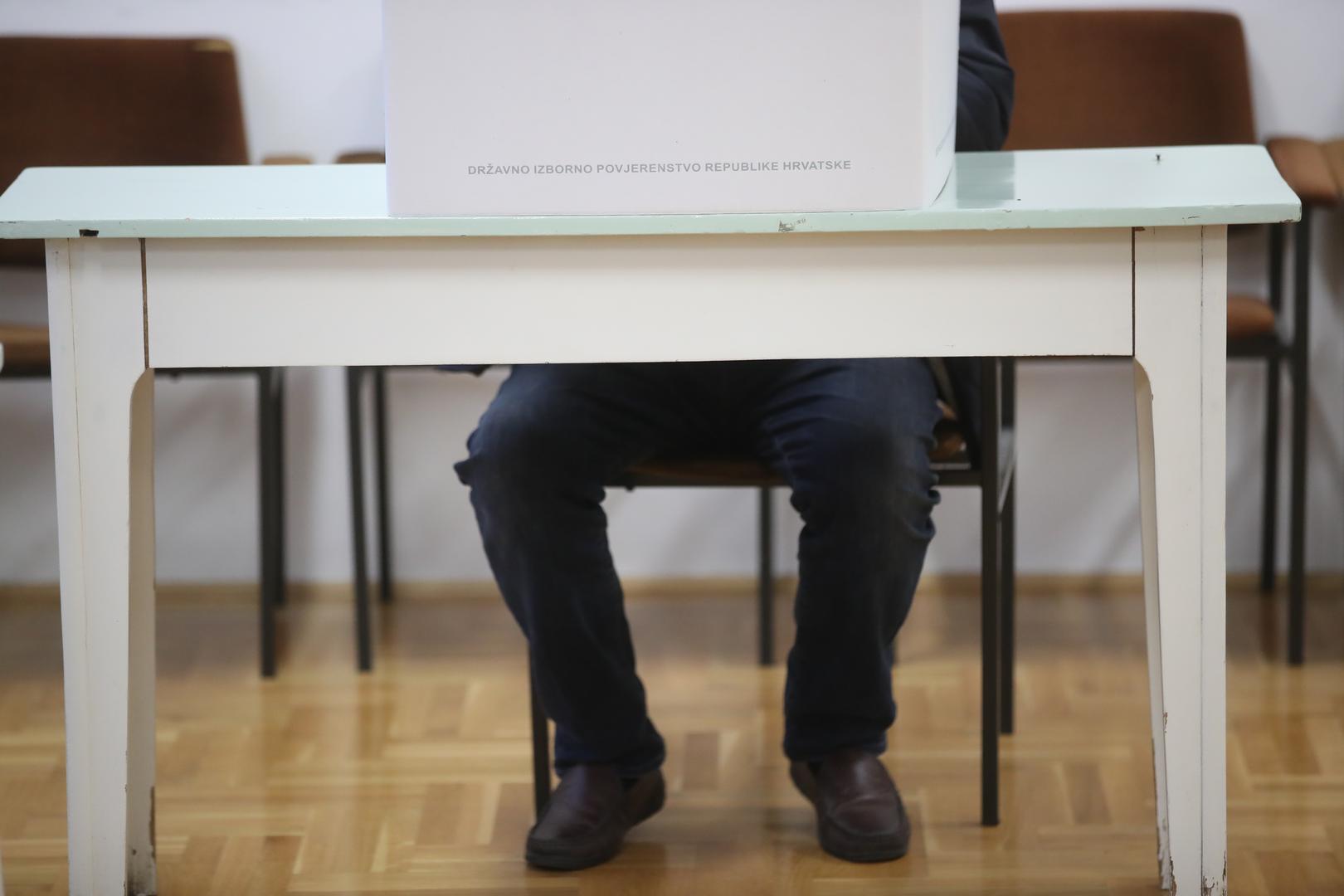 12.12.2025., Zagreb - Od sedam sati otvorena su biralista za izbor predsjednika RH. Photo: Slavko Midzor/PIXSELL