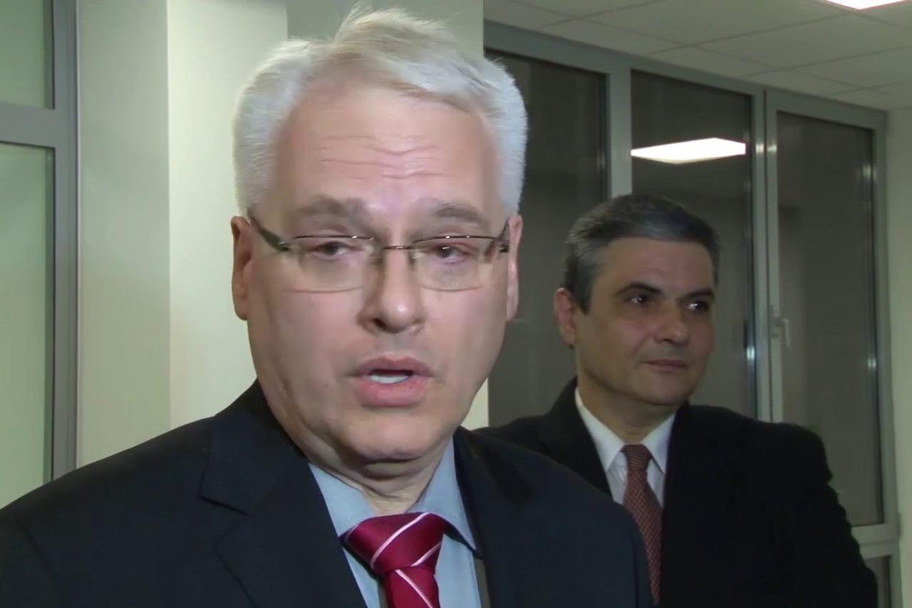 Ivo Josipović,pobačaj