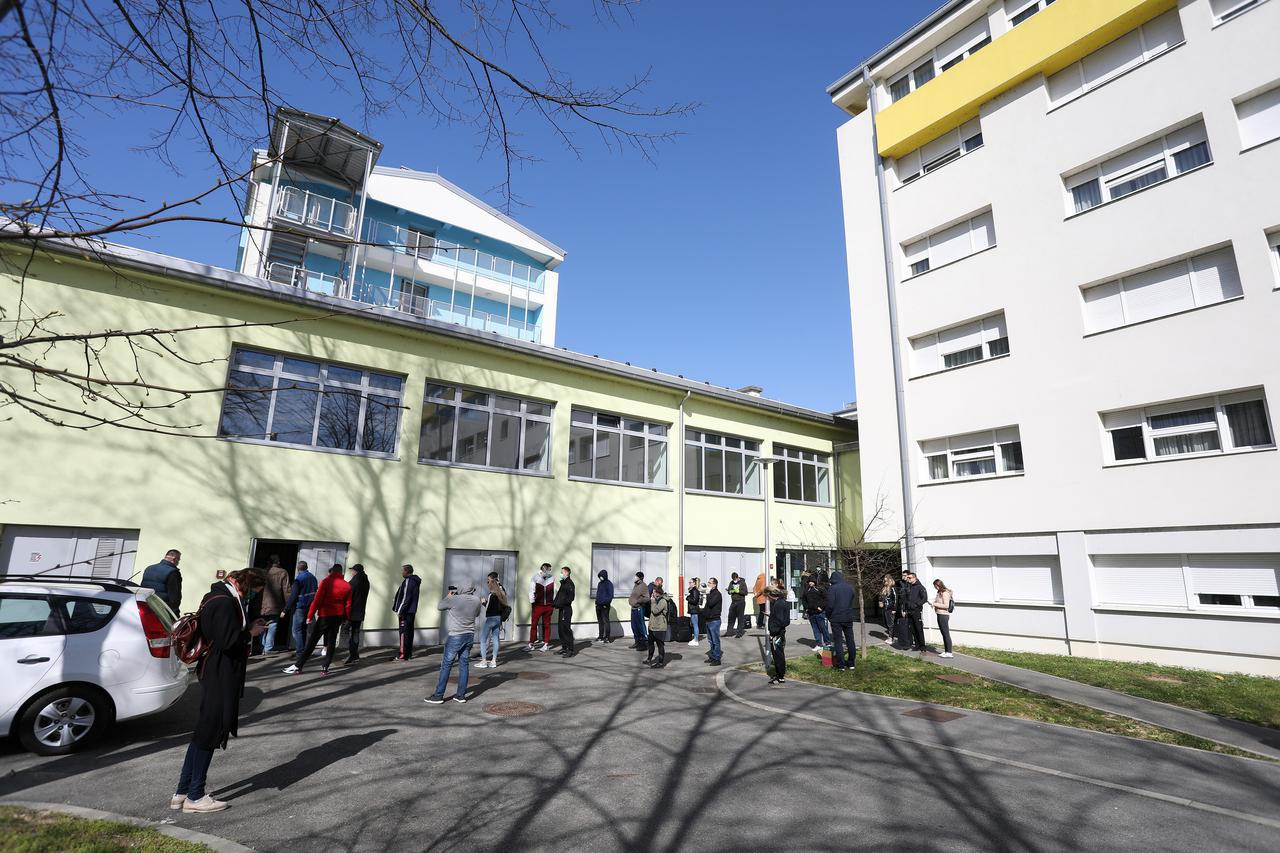 Studenti studentskog doma Cvjetno naselje iseljavaju se iz svojih soba