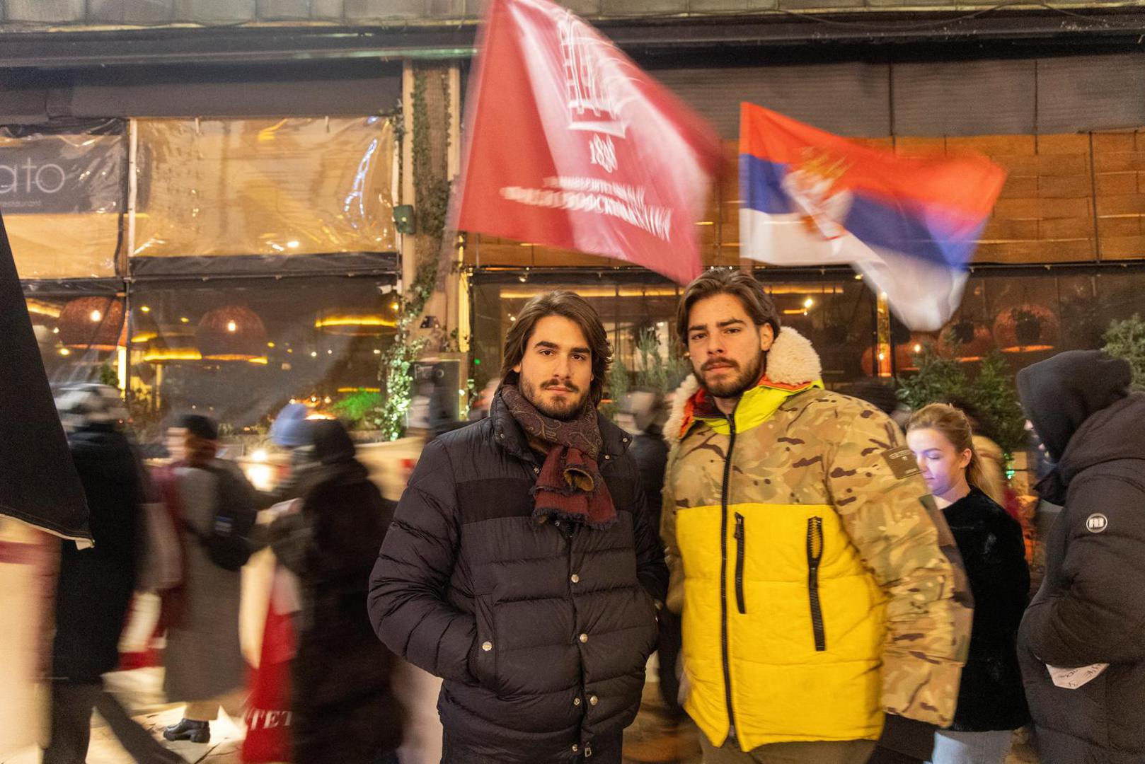 Na popisu studentskih zahtjeva je i kazneni progon dužnosnika i stručnjaka odgovornih za tu nesreću, te oslobađanje uhićenih prosvjednika i aktivista koji ukazuju na odgovornost vlasti za posljedice koruptivnih poslova.

