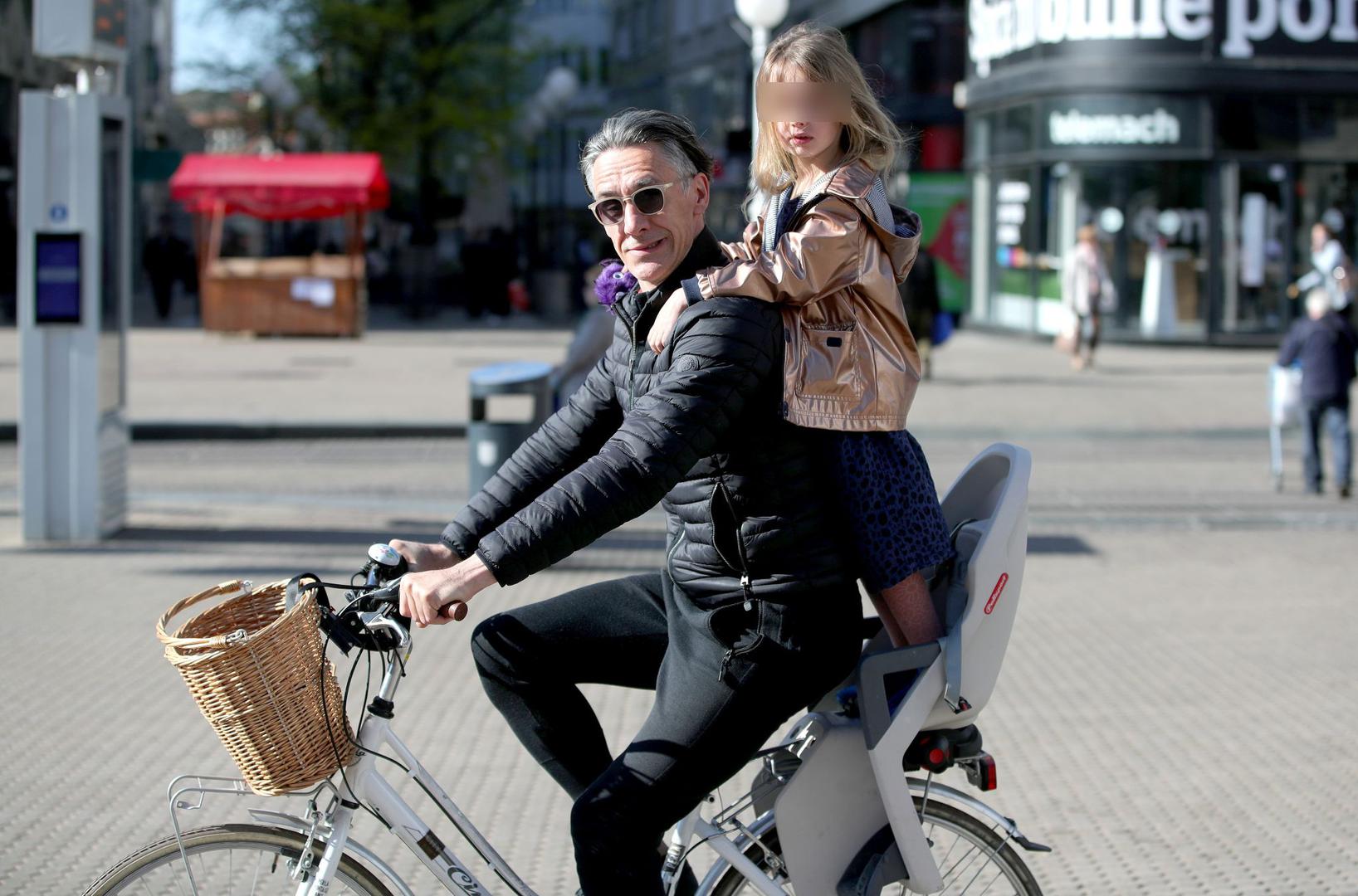 Glumac Dražen Čuček u centru Zagreba imao je zanimljivo društvo.